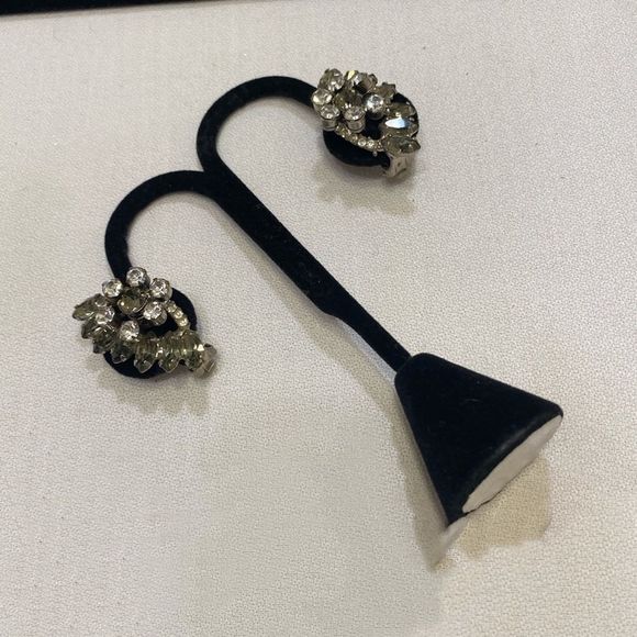 Vintage Weiss Rhinestone Brooch And Earrings Set - Picture 13 of 14